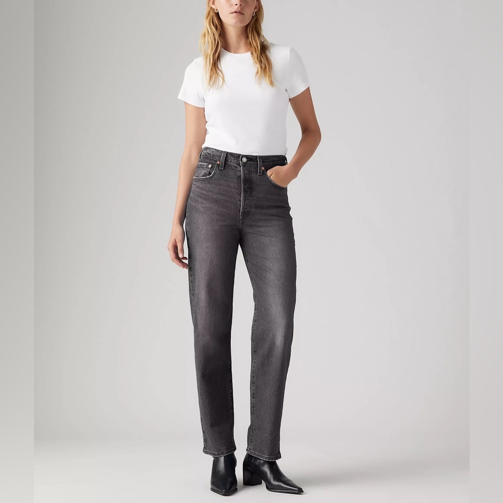 Levi’s Women’s Ribcage Straight Ankle Jeans
